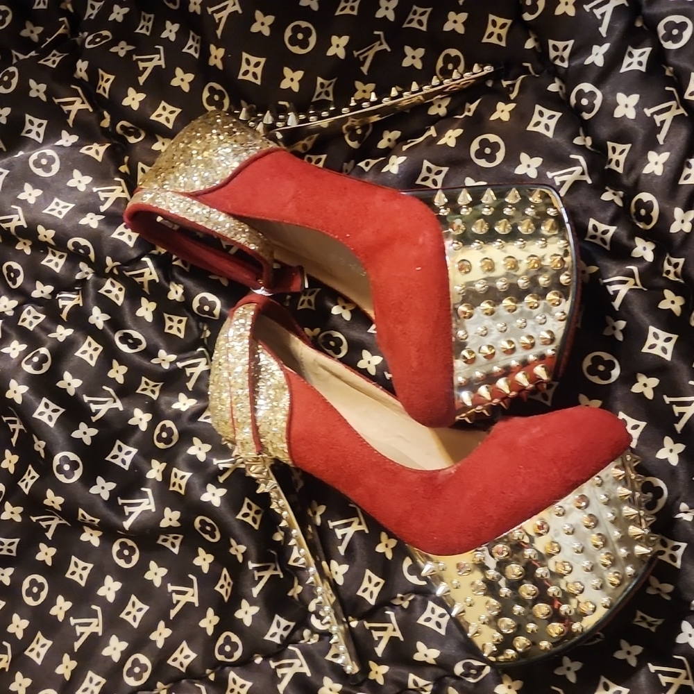 Shoes - Picture 4 of 4